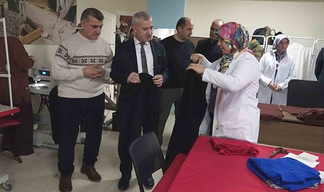 Hazır giyim kursunda üretilen kıyafetler Filistin'e gönderilecek