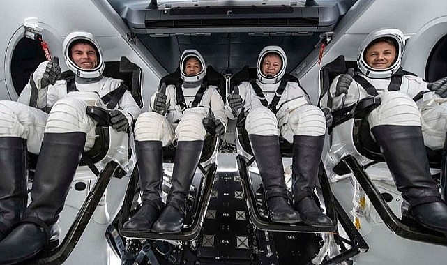 İlk Türk astronot Gezeravcı'yı da taşıyan kapsül Uzay İstasyonu'na kenetleniyor
