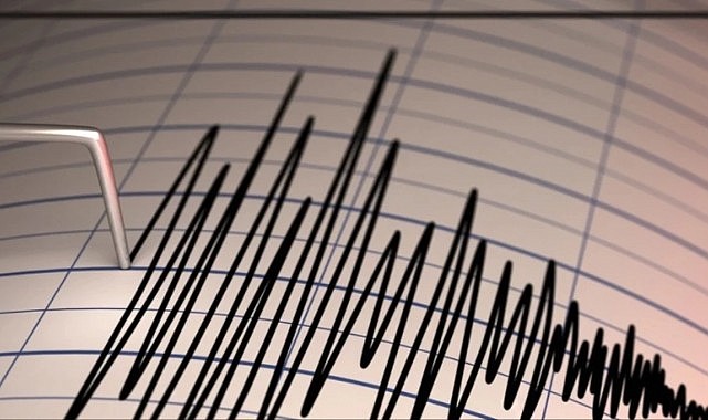 İzmir'de 5.1 büyüklüğünde deprem meydana geldi