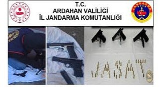 Ardahan'da ruhsatsız tabanca ele geçirildi