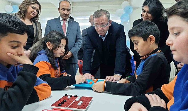 Karslı öğrenciler hem oynuyor hem de öğreniyor
