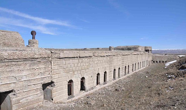 Kars'ta tabyalar yok oluyor