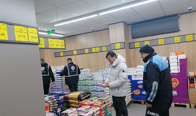 Kars'ta zincir marketlerde fiyat denetimi yapıldı