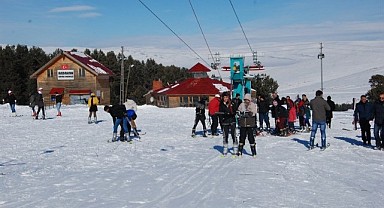 Kayak merkezi hafta sonu doldu taştı