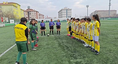 Kuraspor futbol takımı galibiyetle döndü