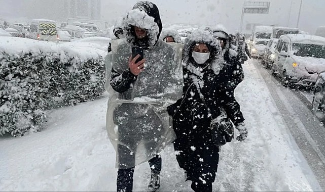 Meteoroloji beklenen haberi verdi! İstanbul'a kar geliyor, 4 gün etkili olacak
