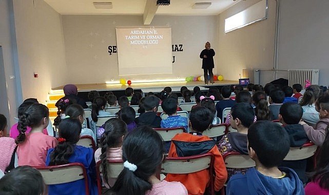 Öğrencilere arıların önemi anlatıldı