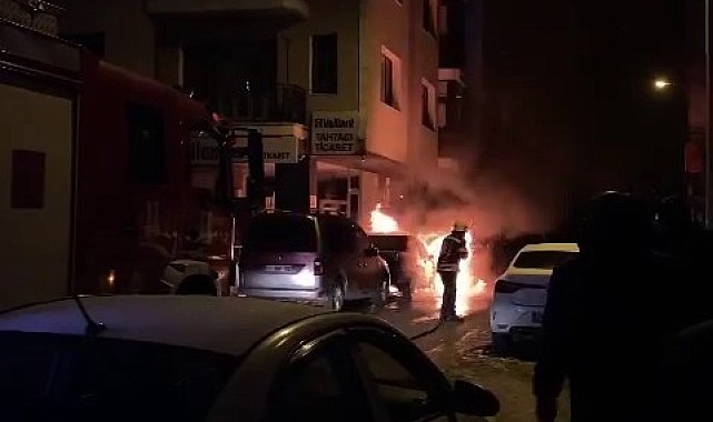 Otomobil alev topuna dönüştü
