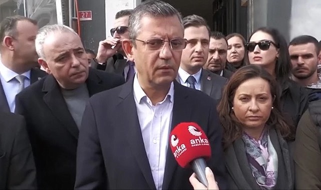 Özgür Özel, cenazesinde protesto edildiği şehidin ailesini ziyaret etti: Provokasyon yapmak isteyenler baltayı taşa vurdu