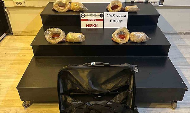 Pul biber poşetlerinin içinde 2 kilo 45 gram eroin ele geçirildi