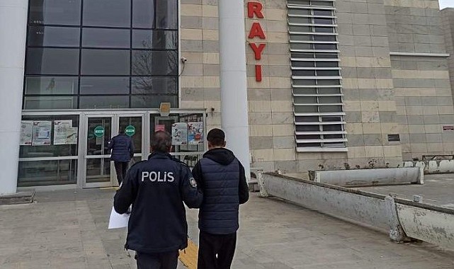 Sokak satıcılarına operasyon: 4 gözaltı