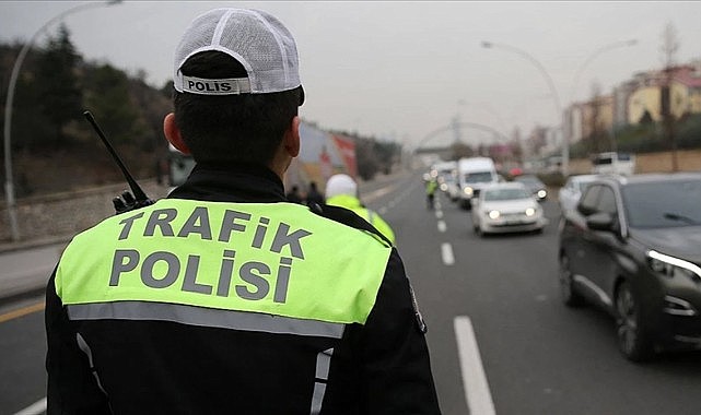 Trafik cezalarında indirimli ödeme süresi 1 aya çıkarıldı
