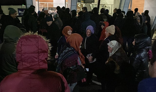 Umre kafilesini taşıyan uçakta şüpheli paket alarmı: Uçak geri döndü