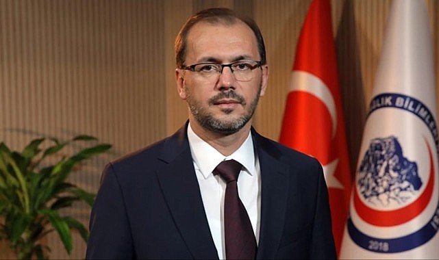 Üniversite rektöründen randevu itirafı: Ben de alamıyorum, torpil yaptırıyorum