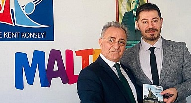 Yaşar Geler, yeni kitabı “bana Çıldır’ı anlat” için imza günü düzenledi