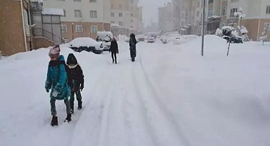 Ardahan’da kar tatili uzadı