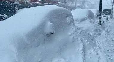 Ardahan'da şiddetli hava koşulları kamu çalışanlarını zorluyor