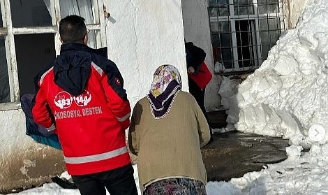 Yoğun kar yağışı sonrası Aile ve Sosyal Hizmetler devrede