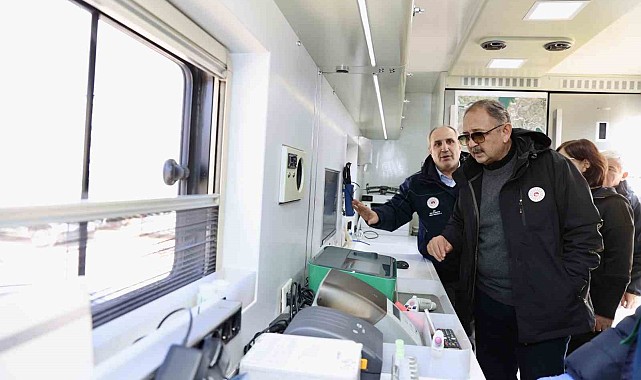 Bakan Özhaseki, maden sahasındaki laboratuvarlarda inceleme yaptı