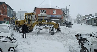 Başkan Gültekin’in kar mesaisi