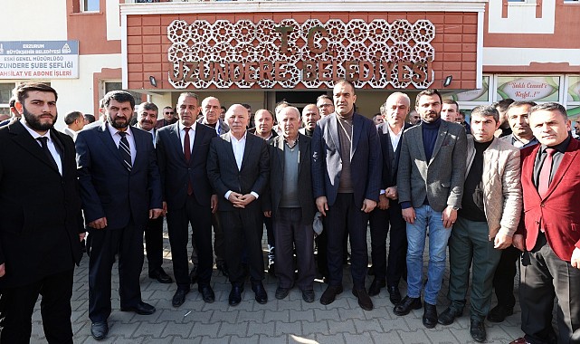 Başkan Sekmen Uzundere'ye çıkarma yaptı
