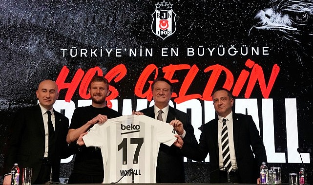 Beşiktaş yeni transferlerini tanıttı