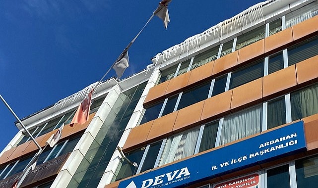 Buz sarkıtları tehlike saçıyor