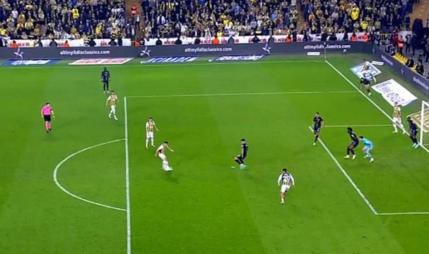 Futbolseverler 2'ye bölündü! Fenerbahçe'nin golünde ofsayt var mı yok mu?