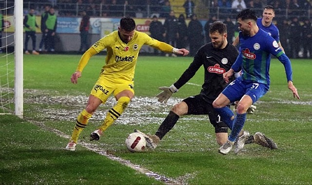 Kanarya geriden gelip kazandı! Fenerbahçe, Çaykur Rizespor'u deplasmanda 3-1 yendi