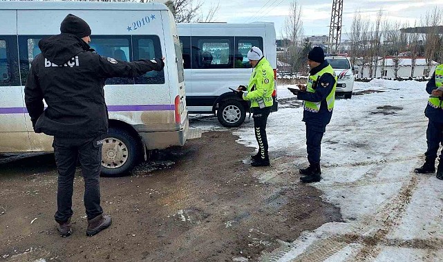 Kars'ta öğrenci servisleri denetleniyor
