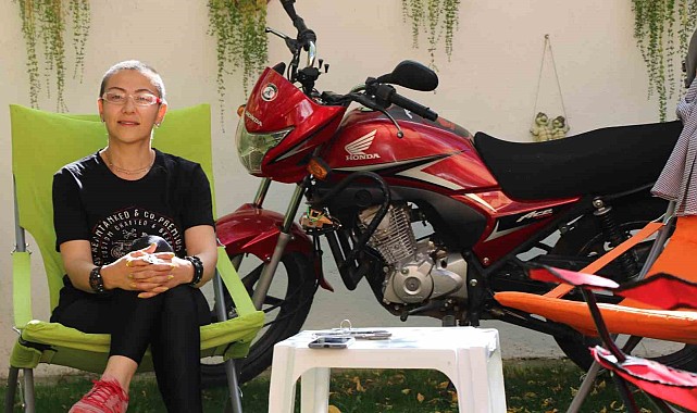 Motosiklet tutkunu kadın kansere yenik düştü