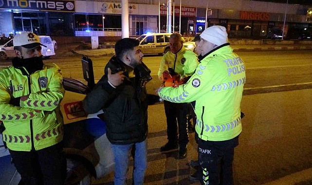 Polisin 'dur' ihtarına uymayarak kaçan ehliyetsiz sürücü kaza yaptı