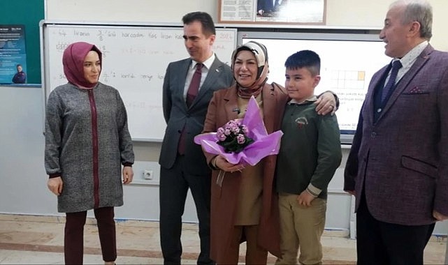 Sınıf başkanının seçim vaadini, belediye başkanı gerçekleştirdi