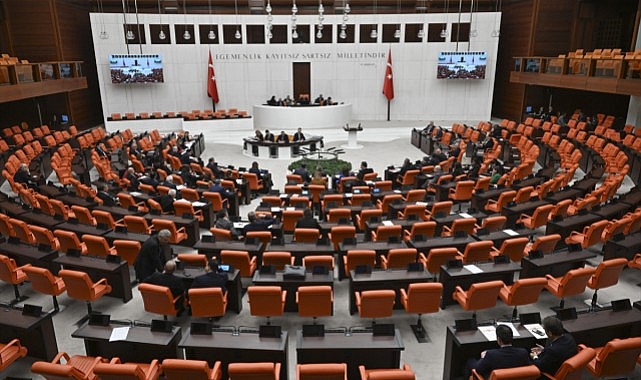 TBMM'de Mustafa Sarıgül ve Sırrı Süreyya Önder arasında ilginç diyalog: Sayın Sarıgül üzgün