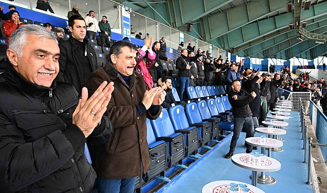Vali Çiftçi'den Erzurumspor'a tribün desteği