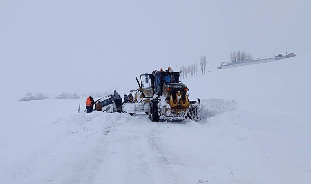 Van'da yol açma ve kurtarma çalışması