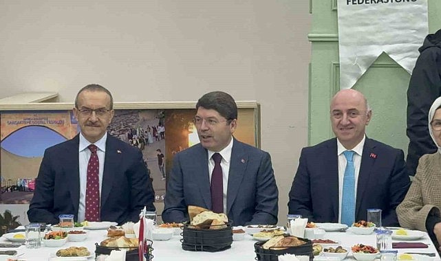 Adalet Bakanı Tunç: "Darbecilerin yaptığı anaysa ile yürüyemeyiz”