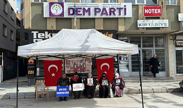 Ailelerin evlat nöbeti sürüyor