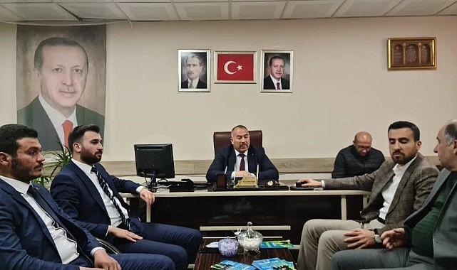 AK Parti Gençlik Kolları MKYK Üyesi Çıldır'ı Ziyaret Etti