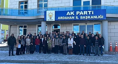 AK Parti teşkilatı sandık başkanlarıyla seçim stratejilerini belirledi