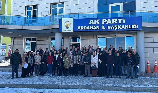AK Parti teşkilatı sandık başkanlarıyla seçim stratejilerini belirledi