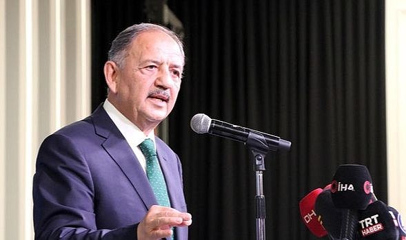 Bakan Özhaseki: "Deprem bölgesinde evleri teslim ediyoruz"