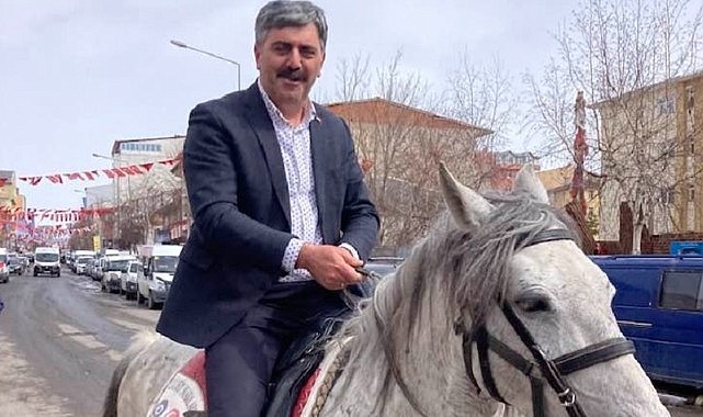 Baydar ata bindi; Ya kısmet dedi