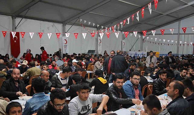 Belediye'den bin kişilik iftar sofrası