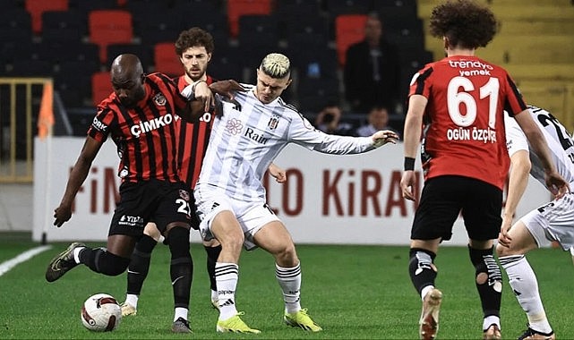 Beşiktaş, Gaziantep FK'ye deplasmanda 2-0 yenildi