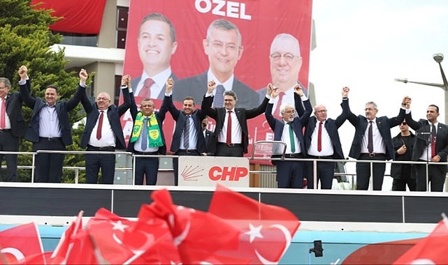 CHP'nin Balıkesir Edremit mitinginde ezan gafı: Ne zaman okunuyor, ben zayıfım bu konuda