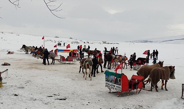 Çıldır Gölü'nde Atlı kızak keyfi