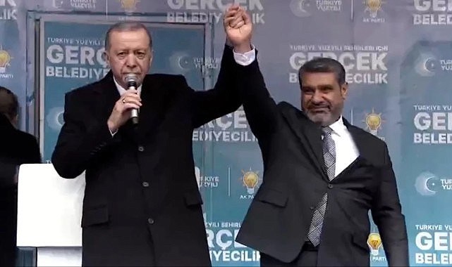Cumhurbaşkanı Erdoğan'ın ismini anons ettiği il başkanını yuhaladılar