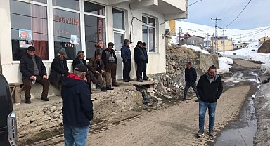 Damal’da muhtarlık için açık artırma