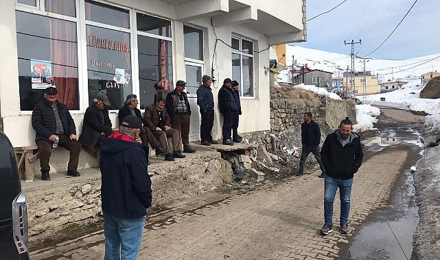 Damal’da muhtarlık için açık artırma